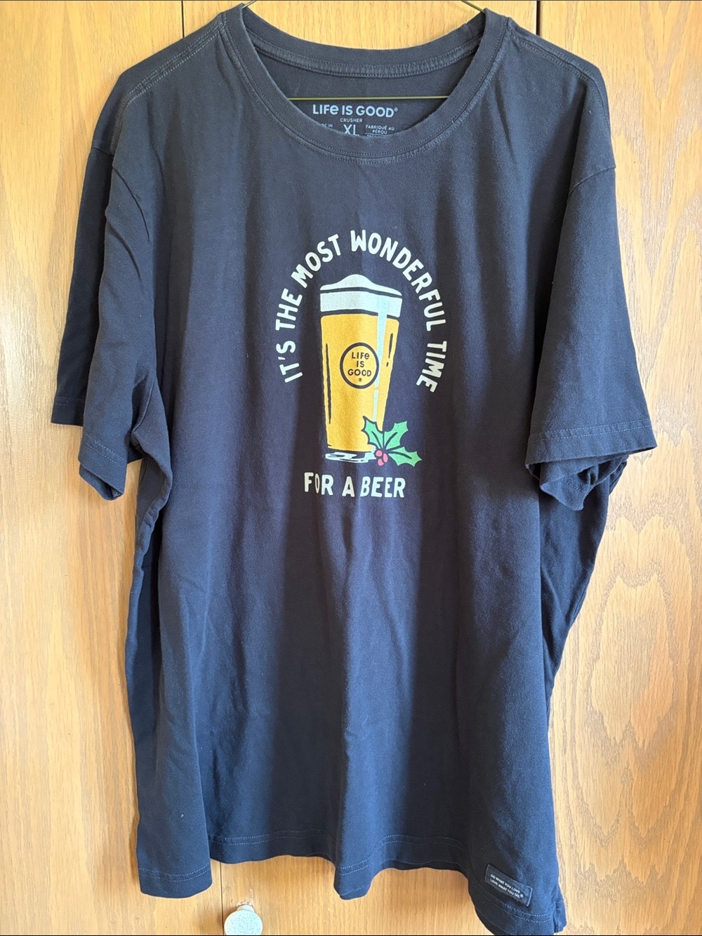 Life Is Good XL Black Men's Short-Sleeve Graphic Tee with Beer Print